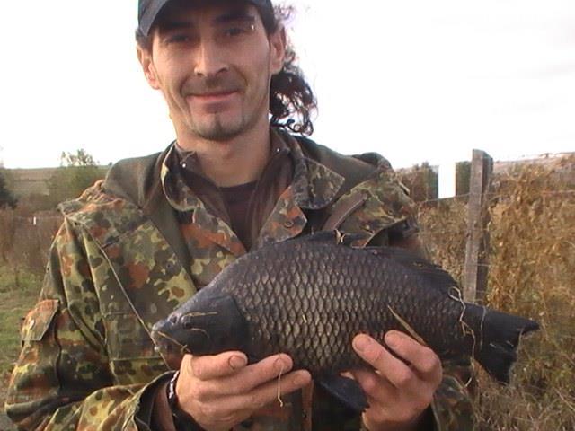 pe la balti - acum sa imi spuna si mie cine a mai prins un mustacios asa de negru
